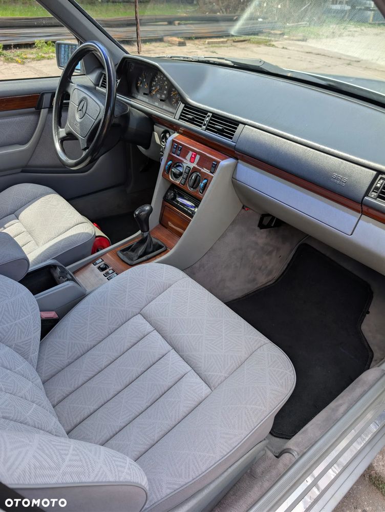 Mercedes-Benz Klasa E 250 D - 13