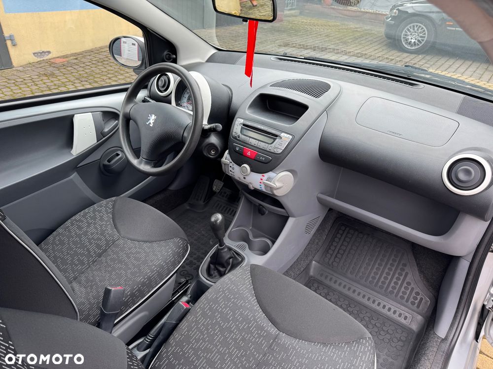 Peugeot 107 1.0 Urban Move - 17