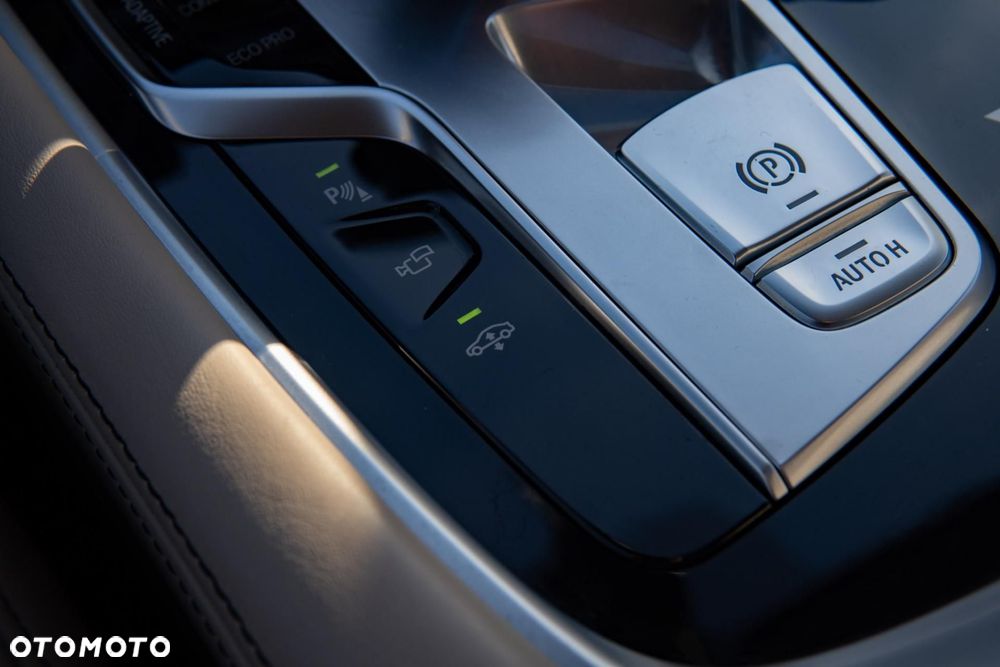 BMW Seria 7 M760Li xDrive - 22