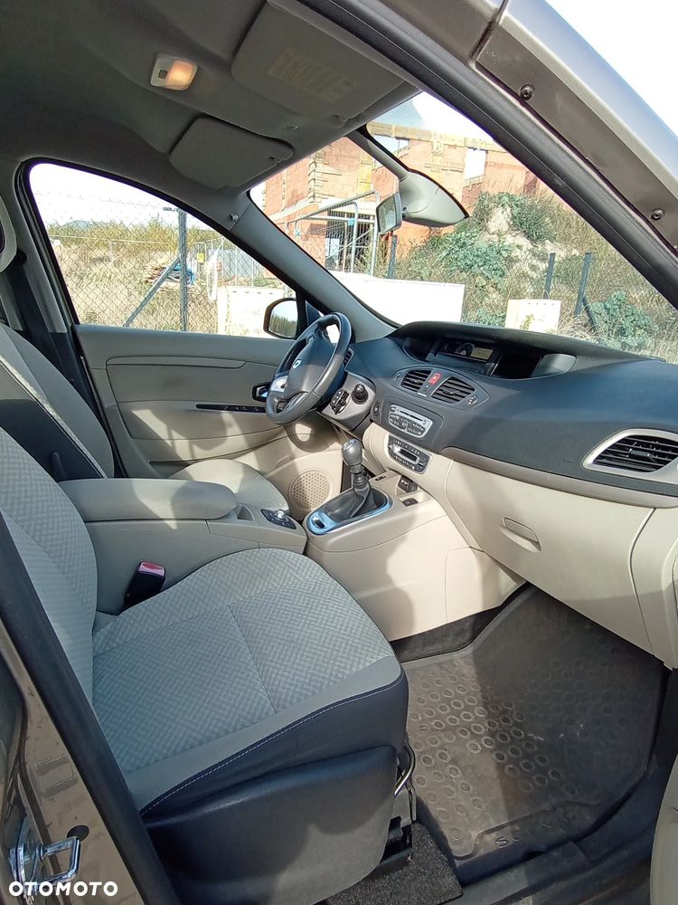 Renault Scenic - 12