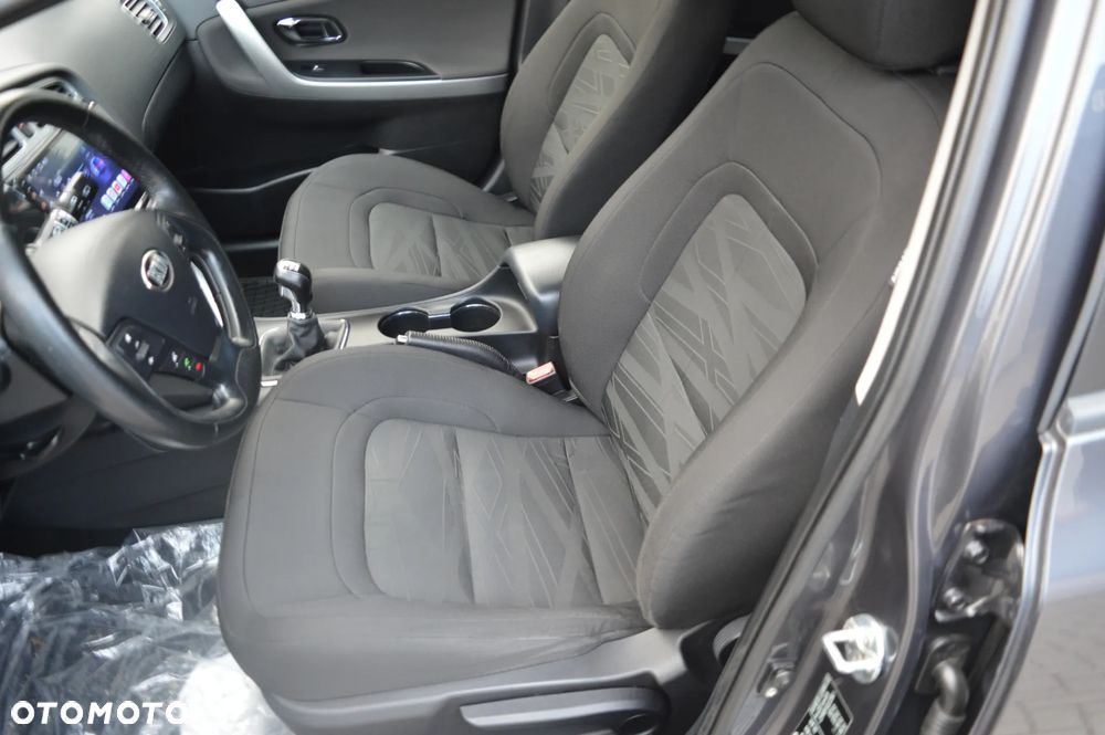 Kia Ceed 1.4 CVVT Fifa World Cup Edition - 20