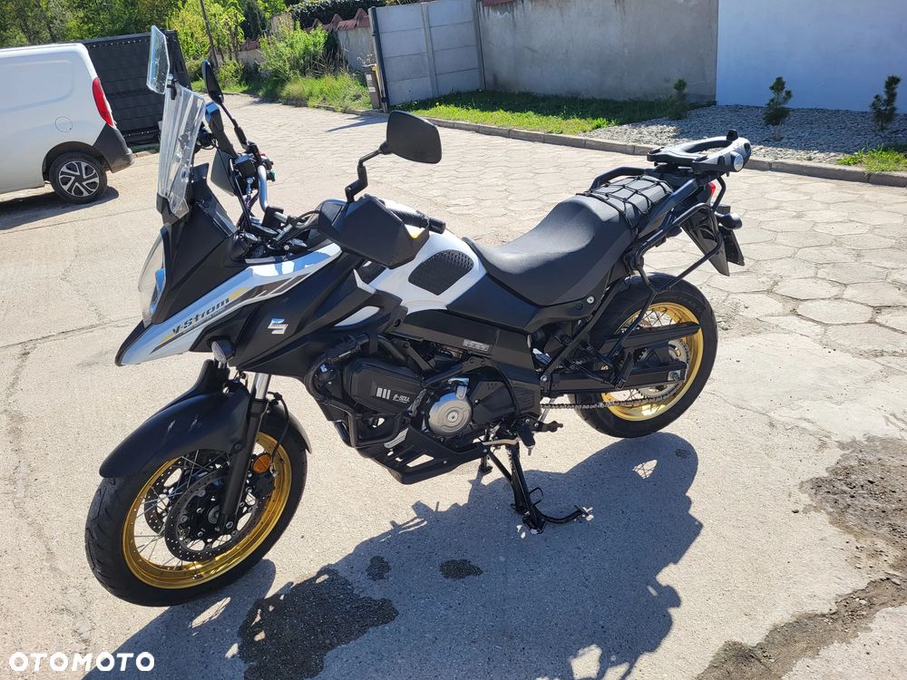 Suzuki V-STROM - 12