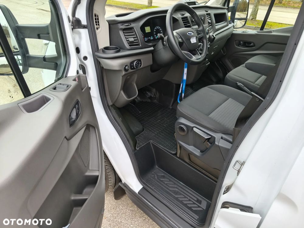Ford Transit - 33
