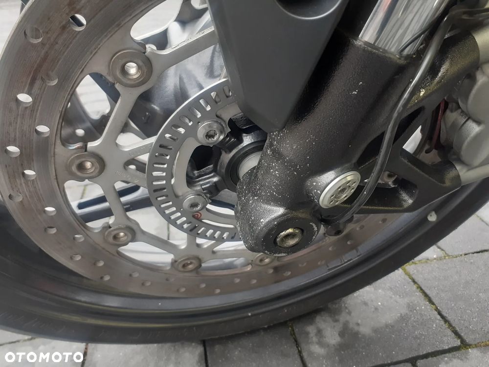 Triumph Street Triple - 31