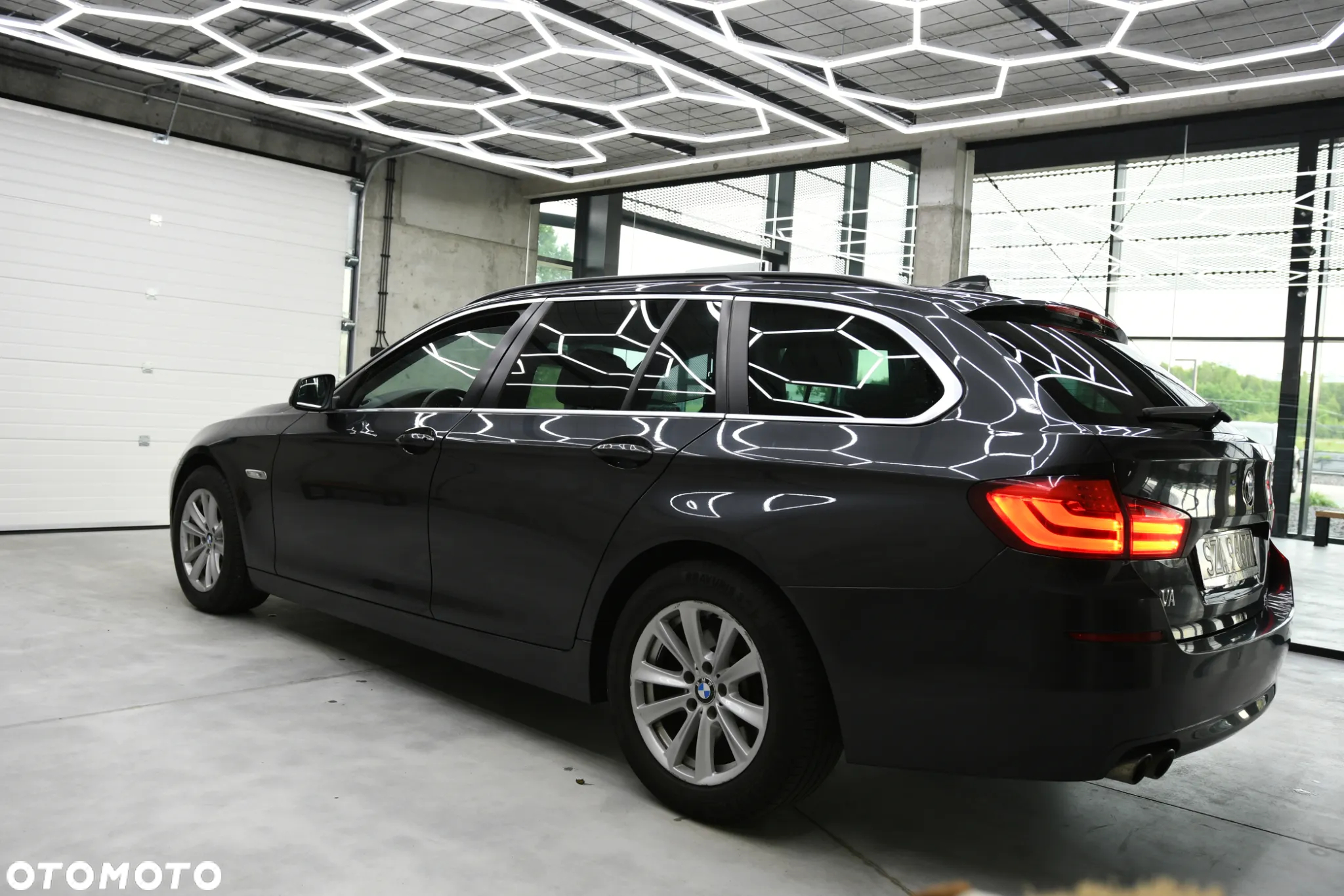 BMW Seria 5 525d - 11