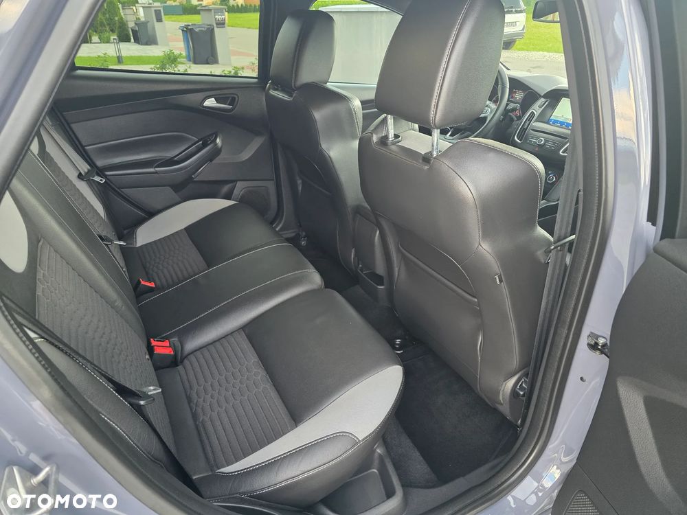 Ford Focus 2.0 EcoBoost ST-2 - 11