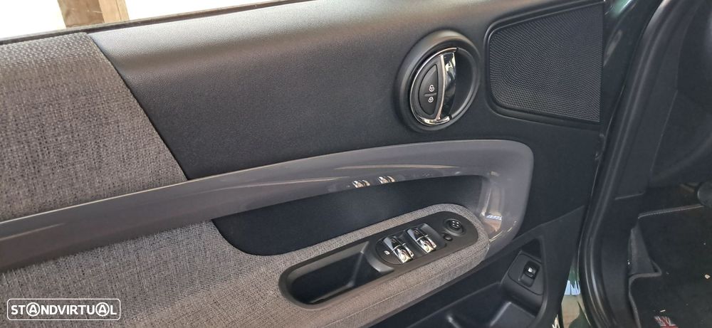 MINI Countryman Cooper SE ALL4 Auto - 4