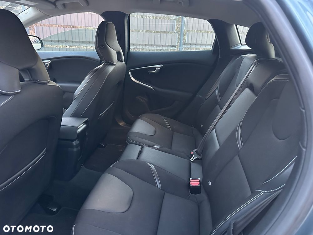 Volvo V40 D2 Momentum - 18