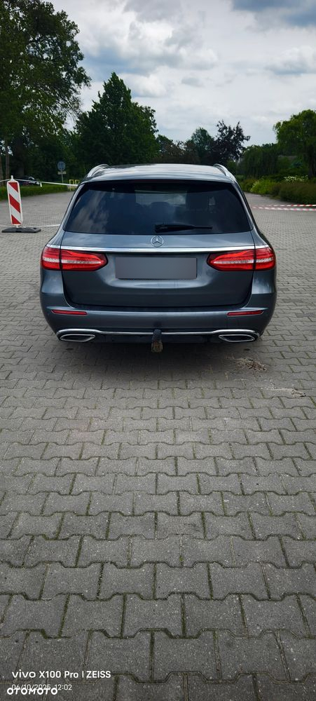 Mercedes-Benz Klasa E 220 d 4-Matic 9G-TRONIC - 3