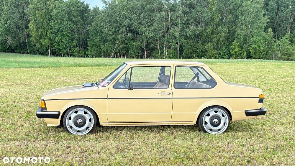 Volkswagen Jetta - 3