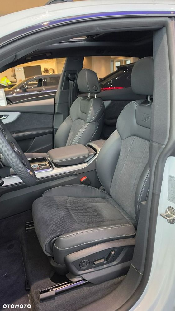 Audi Q8 - 8