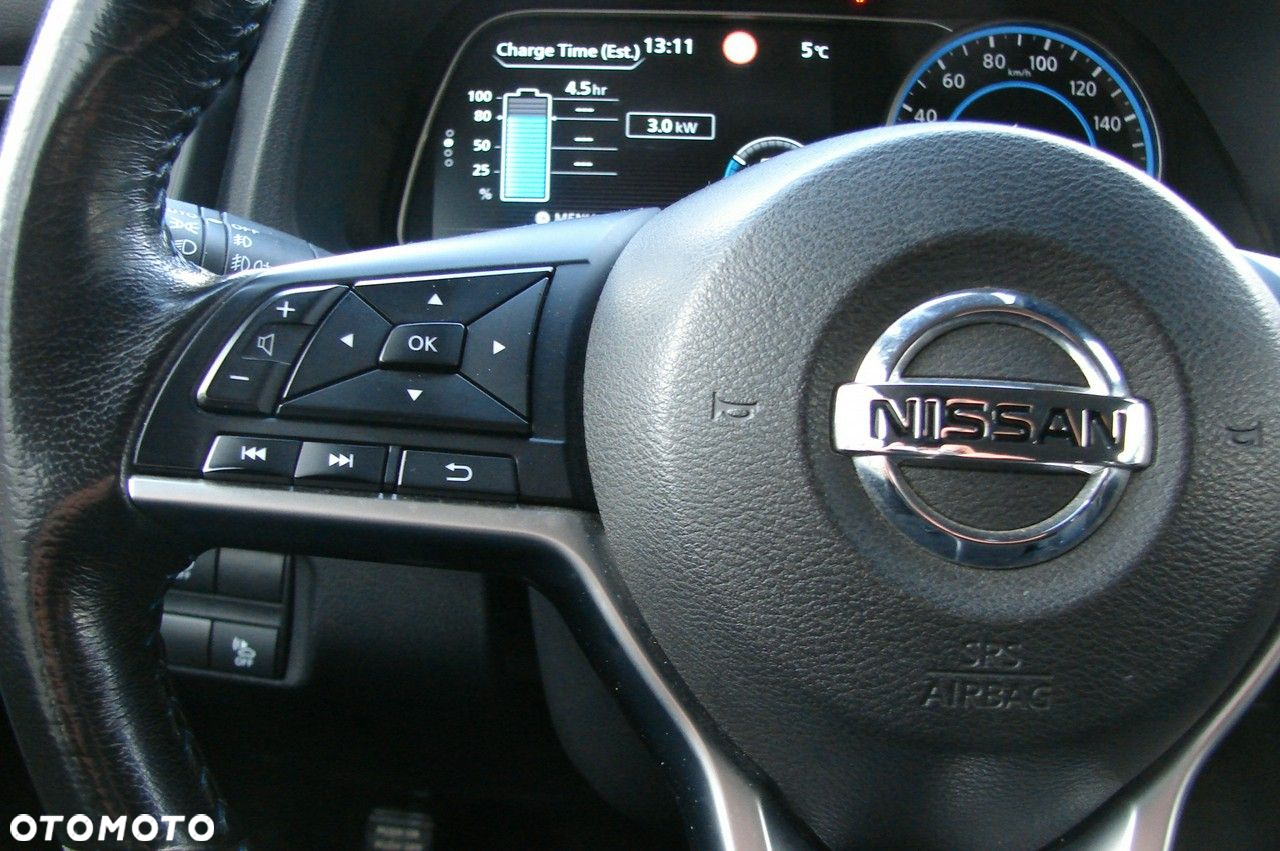 Nissan Leaf - 25