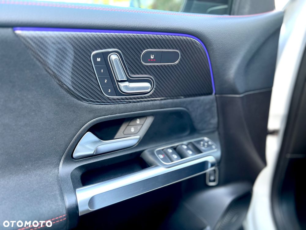 Mercedes-Benz GLB 200 AMG Line 7G-DCT - 12