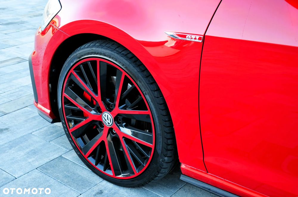 Volkswagen Golf GTI (BlueMotion Technology) DSG Performance - 16