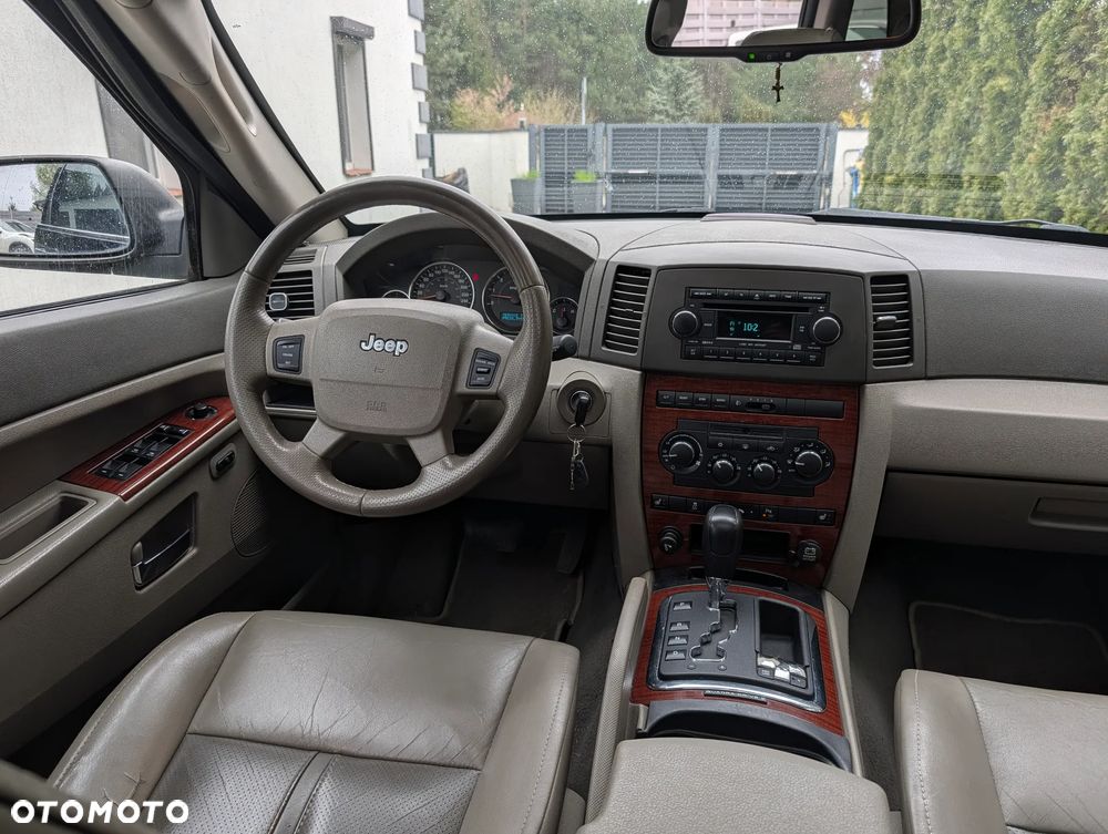 Jeep Grand Cherokee - 15