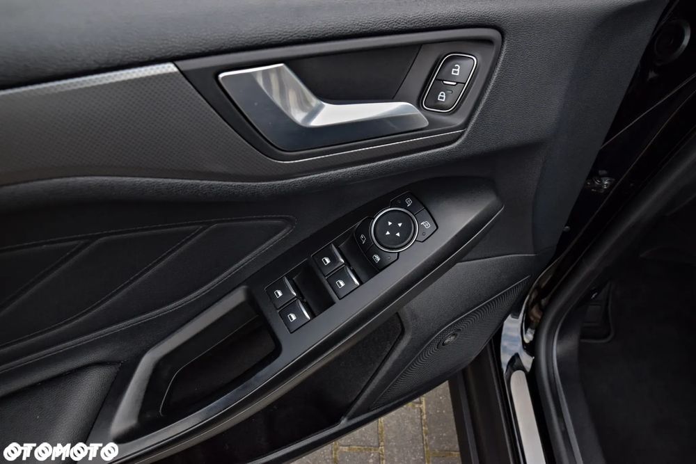 Ford Focus 1.5 EcoBoost Titanium X - 37