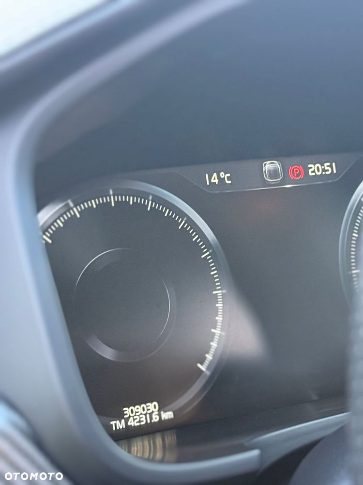 Volvo V90 Cross Country - 12