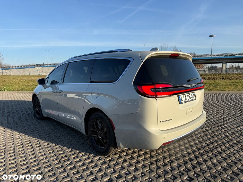 Chrysler Pacifica - 6