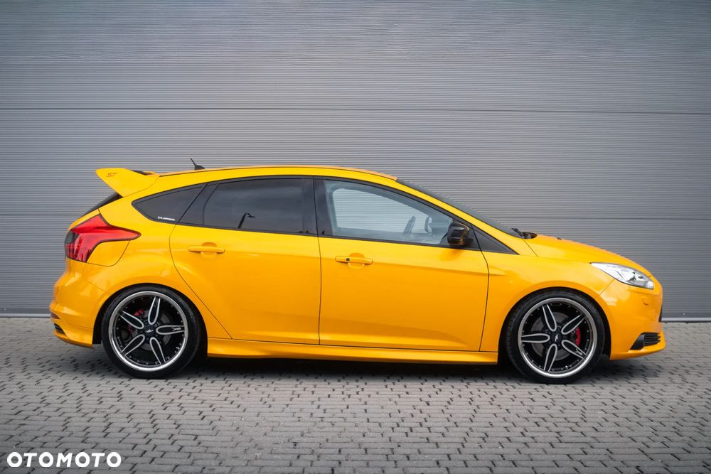 Ford Focus 2.0 EcoBoost ST mit Leder-Exclusiv-Paket - 22