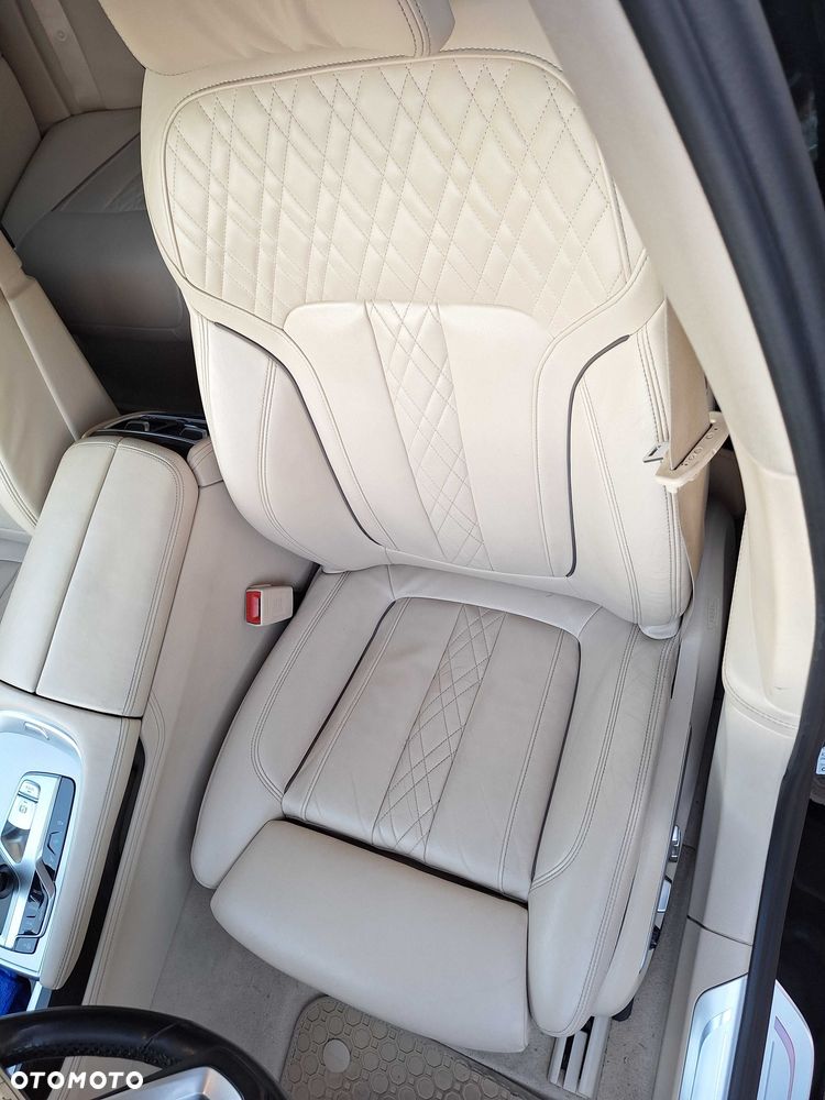 BMW Seria 7 - 11