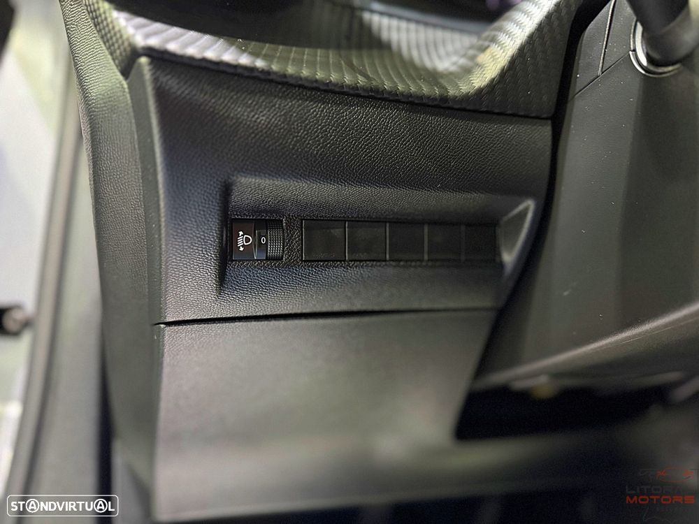 Peugeot 2008 1.2 PureTech SE Style - 18