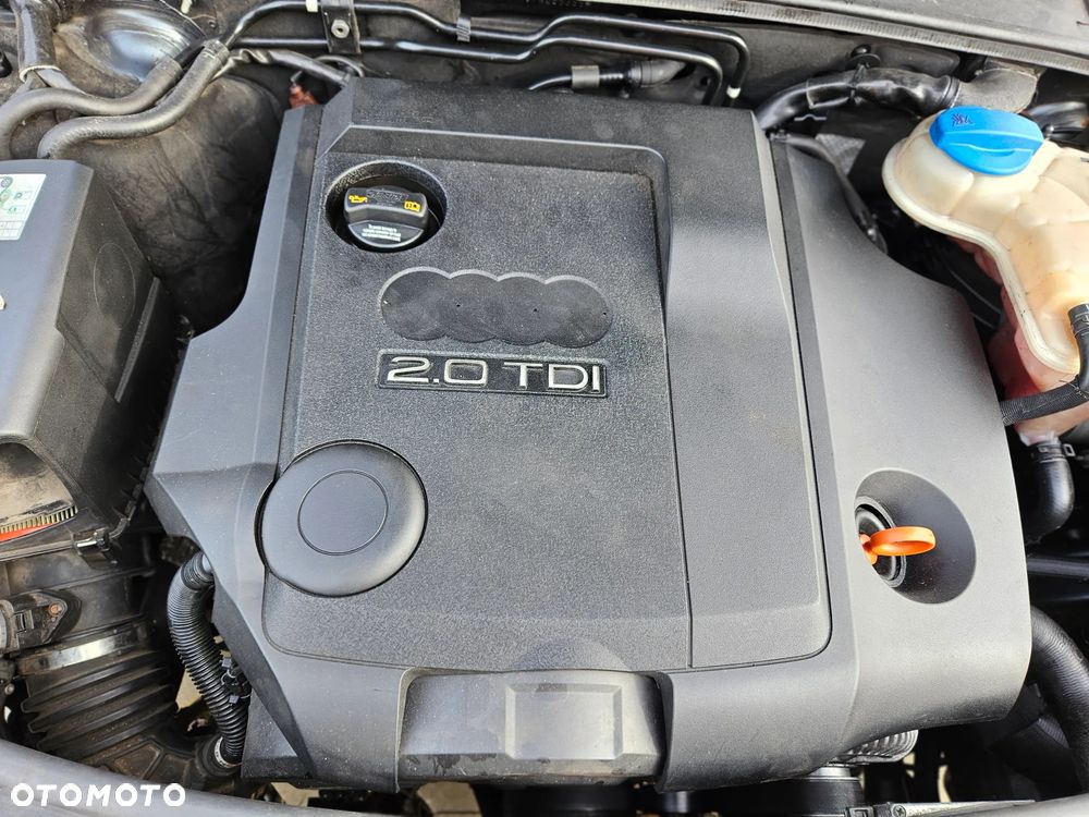 Audi A4 B7 A6 C6 2.0 TDI osłona górna silnika na silnik - 3