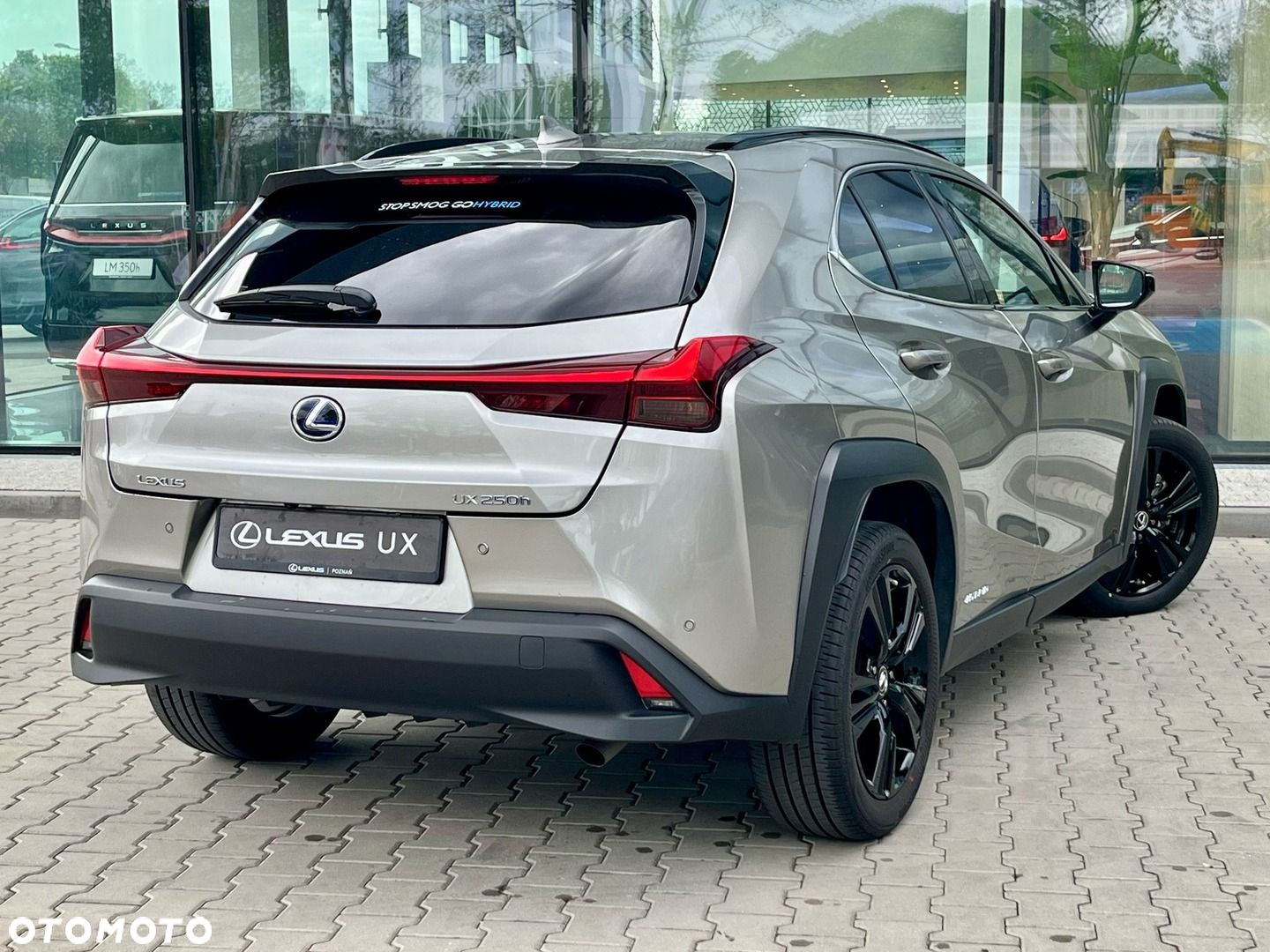 Lexus UX - 12