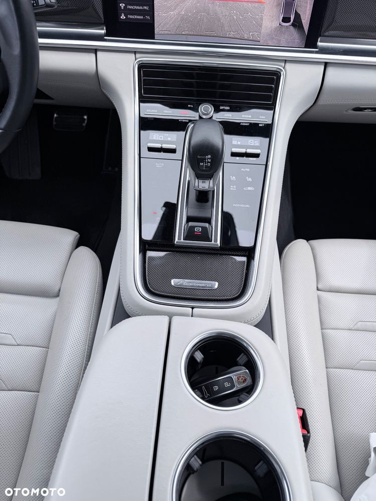 Porsche Panamera Turbo Executive - 16