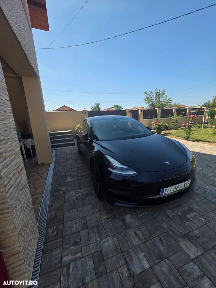 Tesla Model 3 - 5