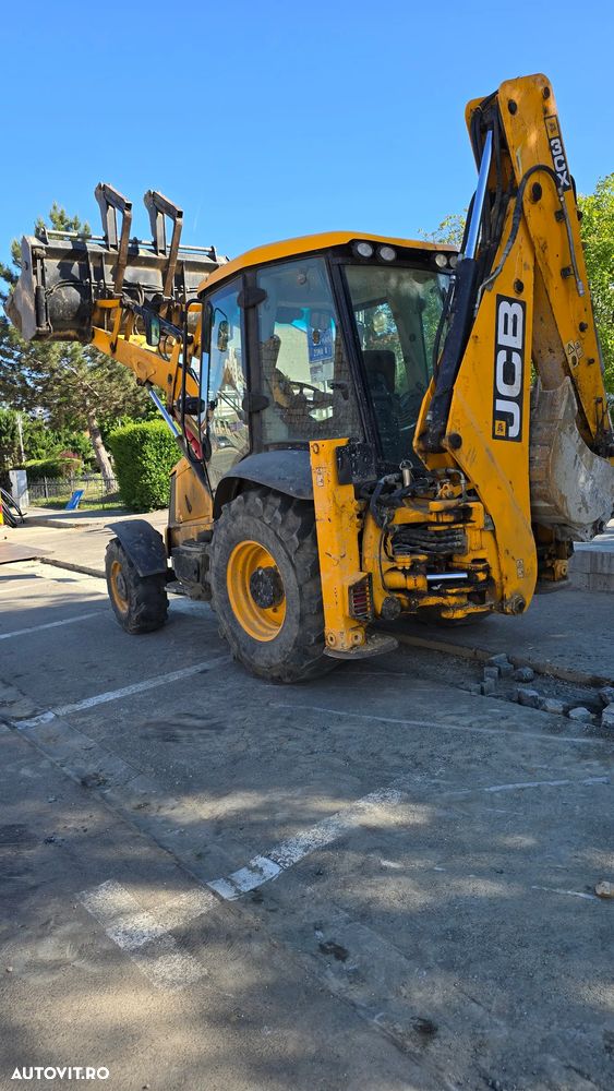 JCB 3cx - 12