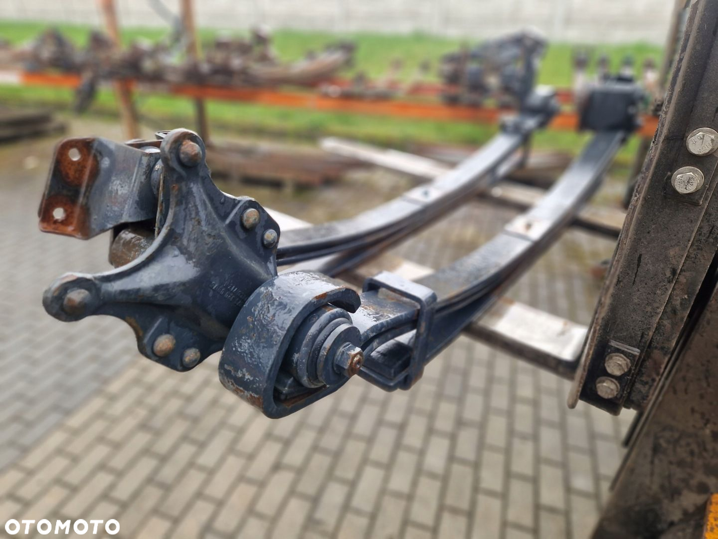 Resor Tył Tylny Tylni Mercedes 814 - 917 17.5 R 3 pióra Spring Pack - 2