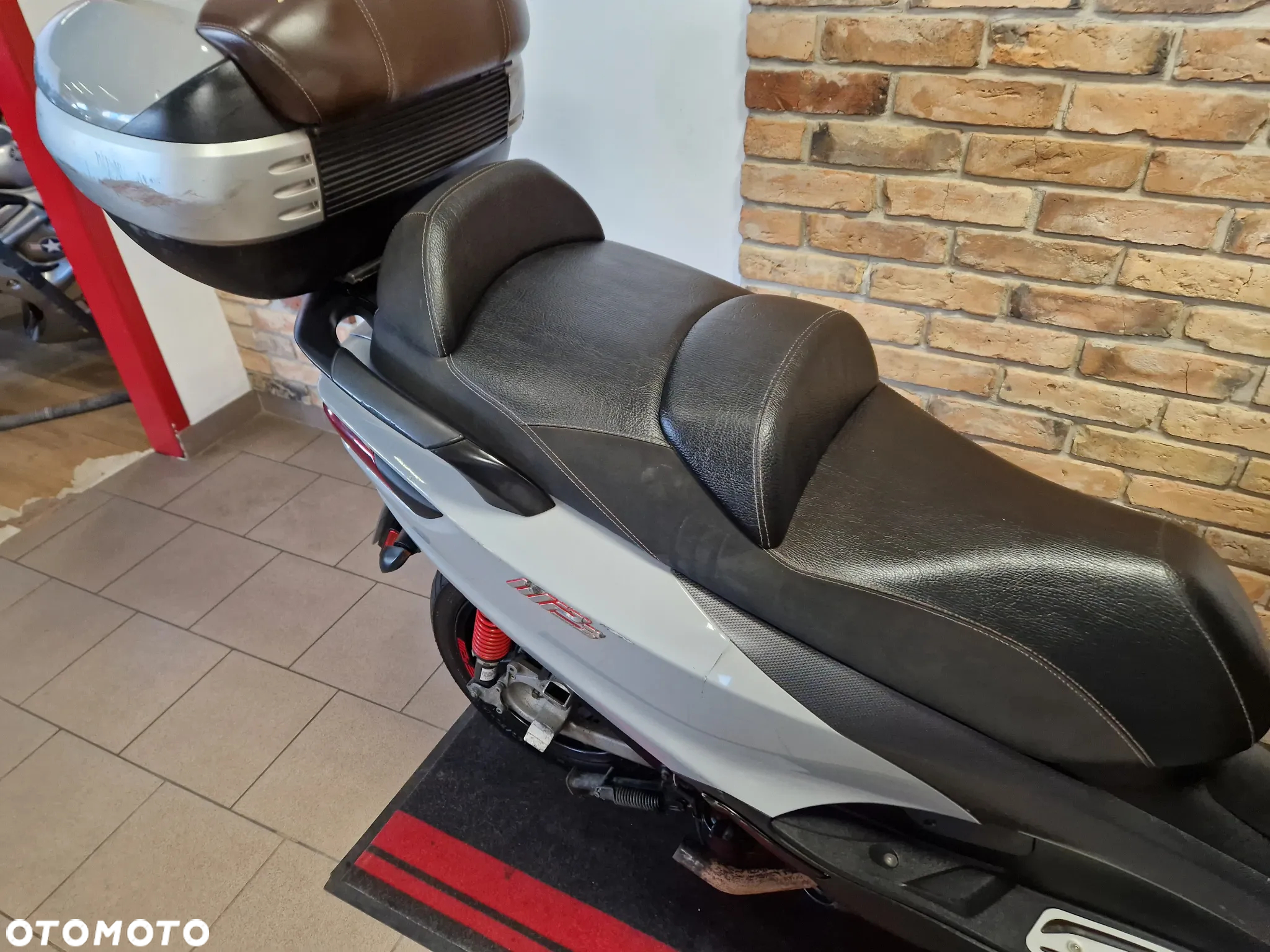 Piaggio MP-3 - 31