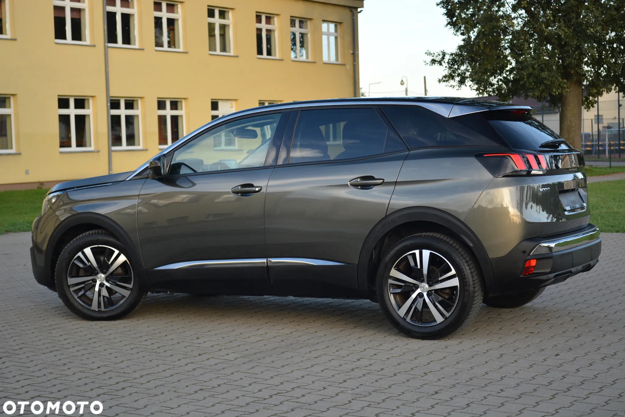 Peugeot 3008 1.2 PureTech Allure - 12