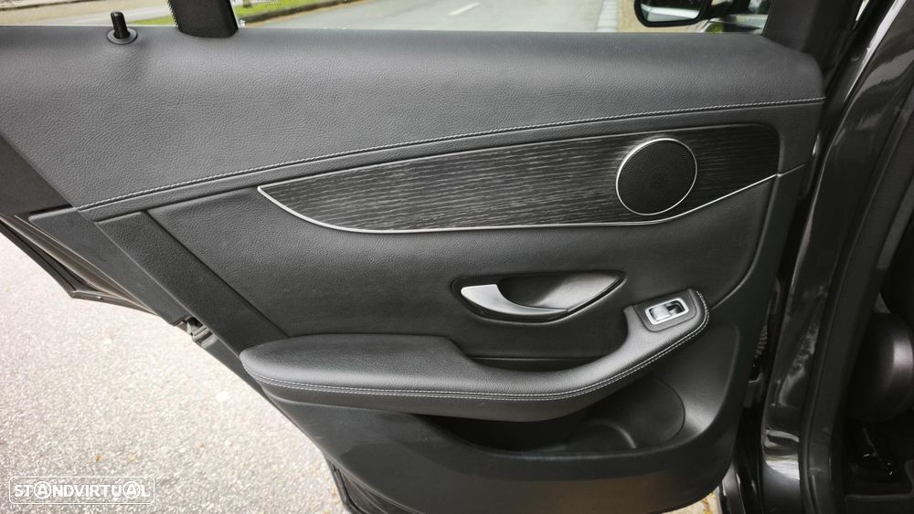 Mercedes-Benz GLC 300 de Coupe 4Matic 9G-TRONIC Exclusive - 33