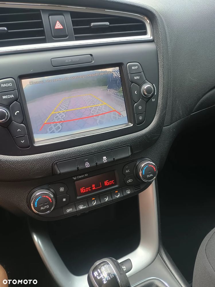Kia Ceed 1.6 CRDi 136 ISG Dream Team Edition - 12