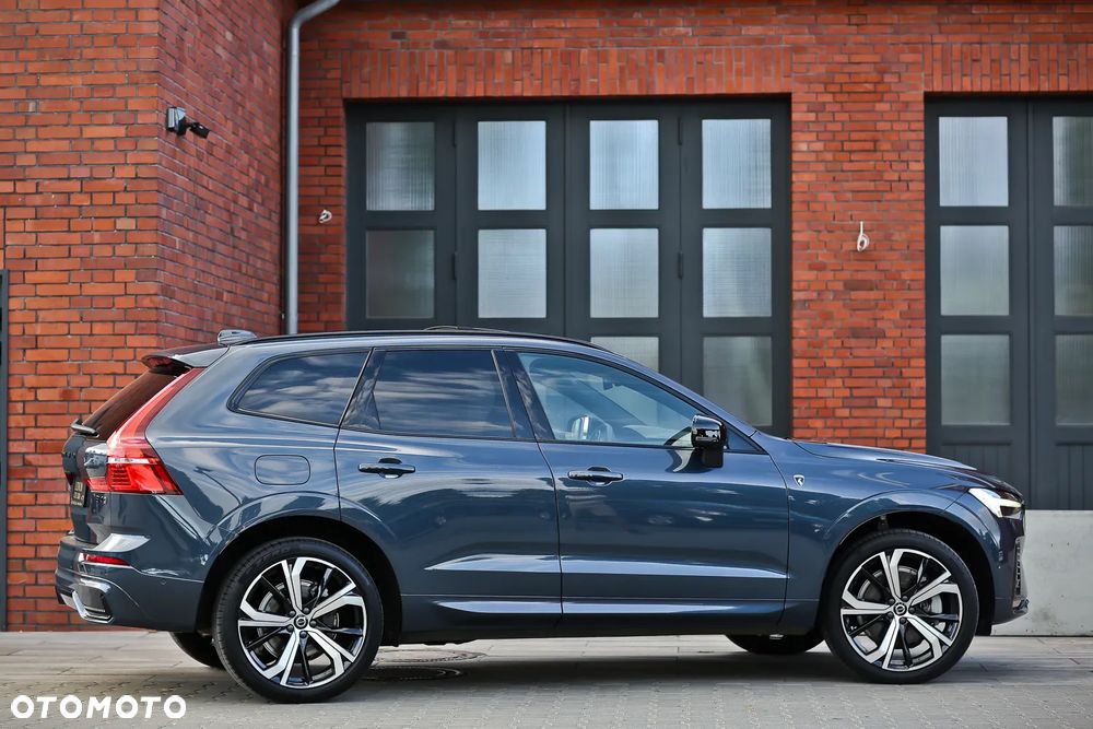 Volvo XC 60 B4 D AWD Ultimate Dark - 16