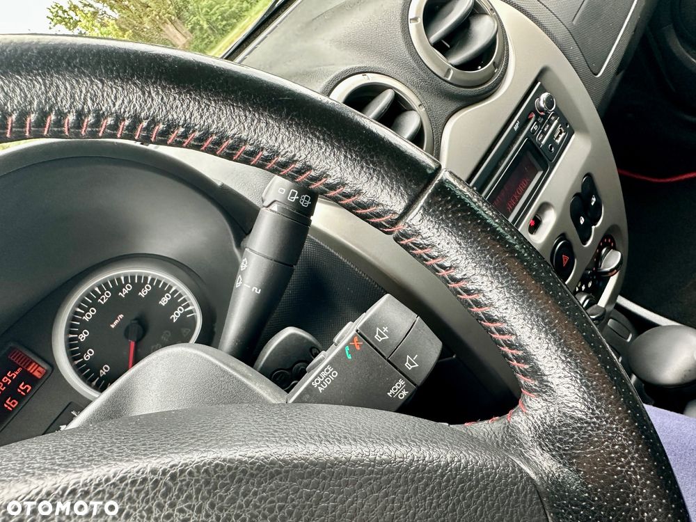 Dacia Duster 1.6 16V 105 4x2 Prestige - 34