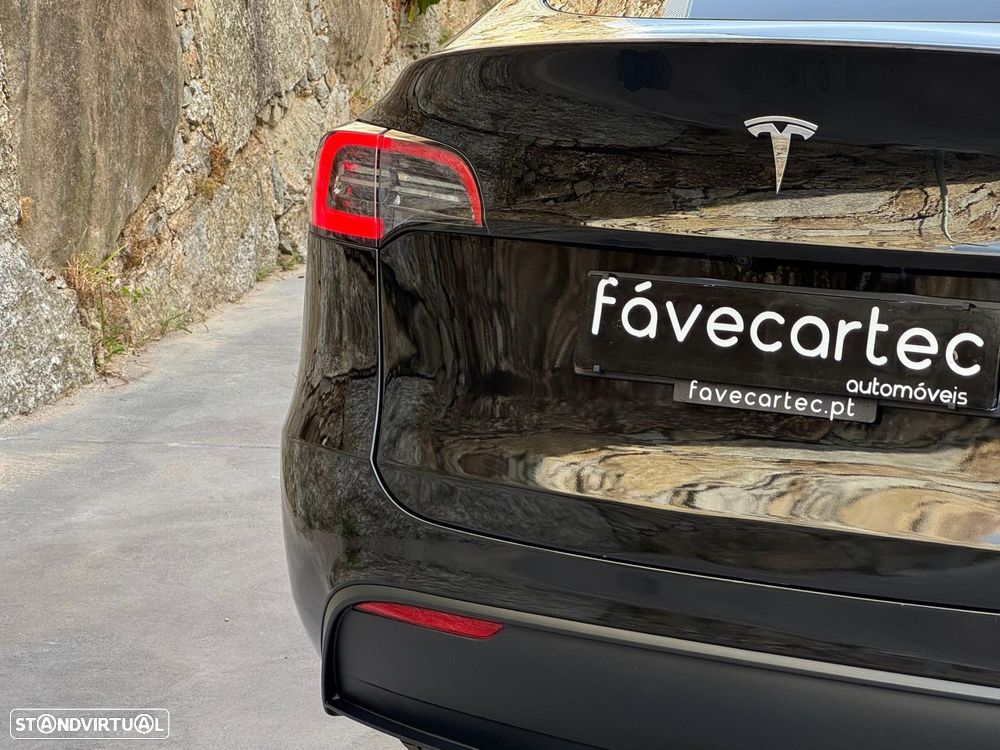 Tesla Model Y Long Range Dual Motor AWD - 30