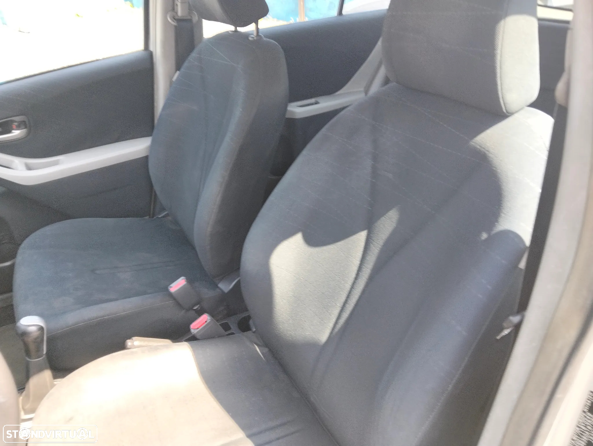 Toyota Yaris 1.4 D-4D AC Manual+VSC - 14