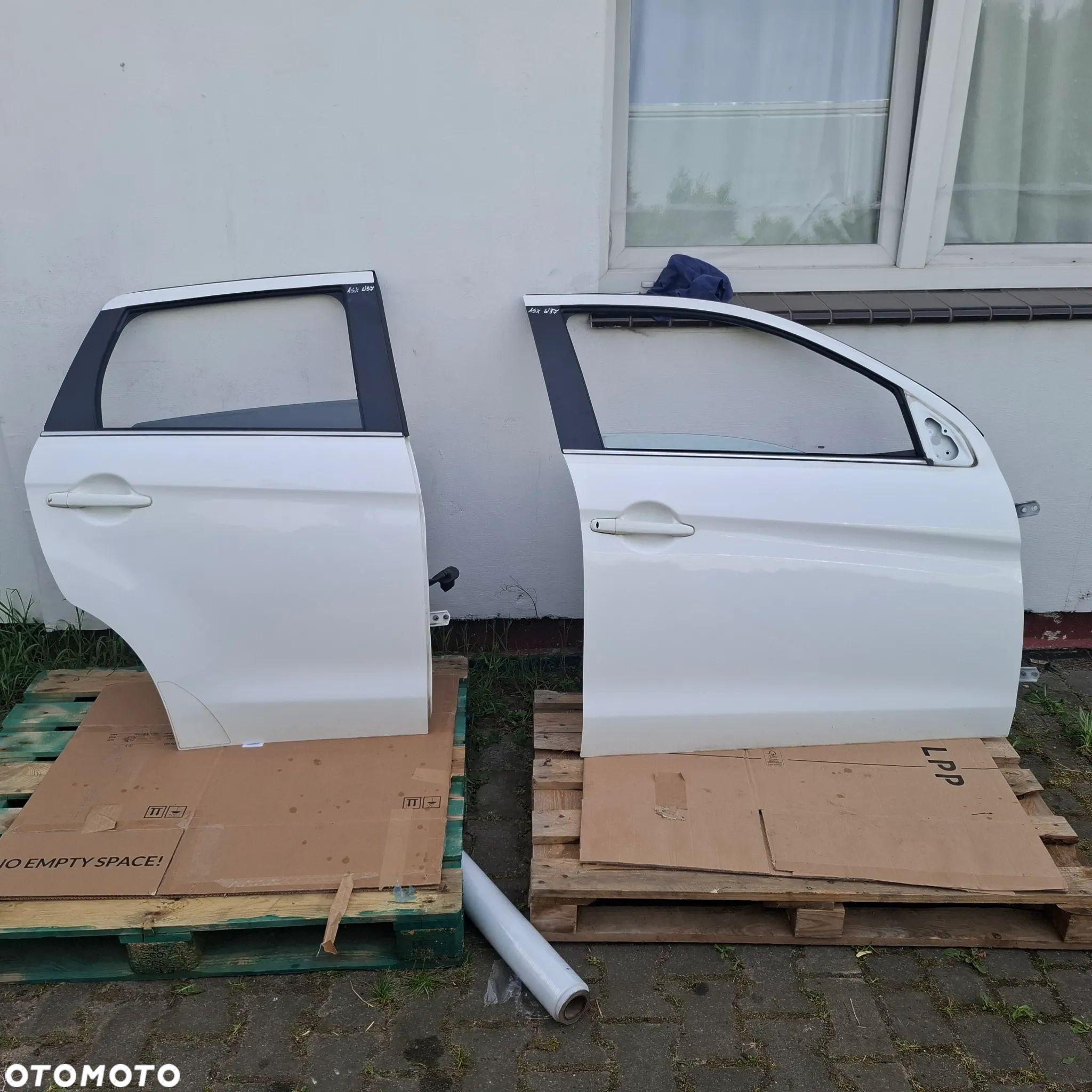MITSUBISHI ASX 10-22 DRZWI PRAWA STORNA Przód prawe tył prawe w37 białe igła w kolor - 1