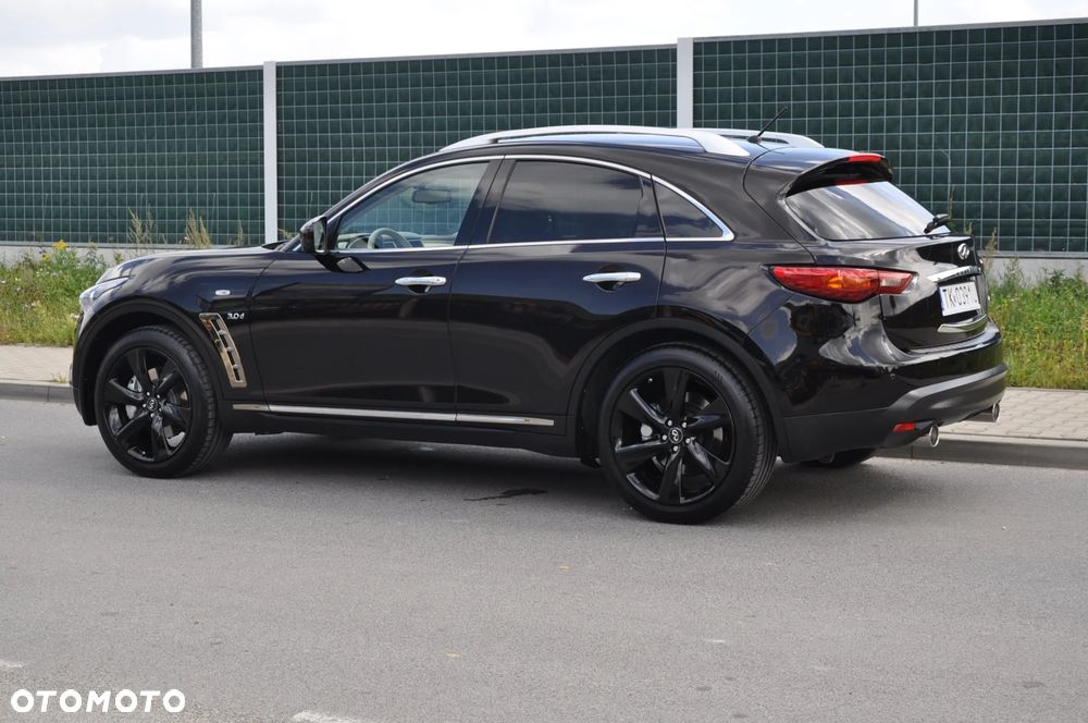 Infiniti QX70 - 19