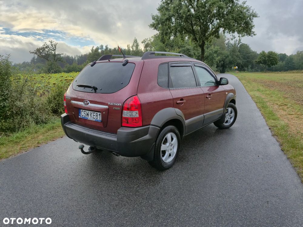 Hyundai Tucson 2.0 CRDi 2WD GLS - 28