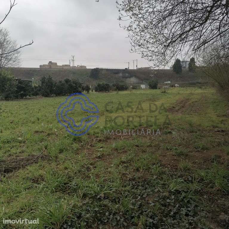 Terreno em Ermesinde com 2.900m2 - Grande imagem: 4/7