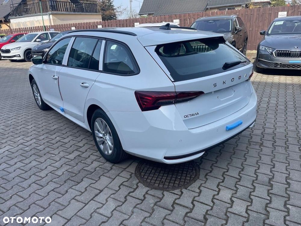 Skoda Octavia 2.0 TDI Drive Essence - 4