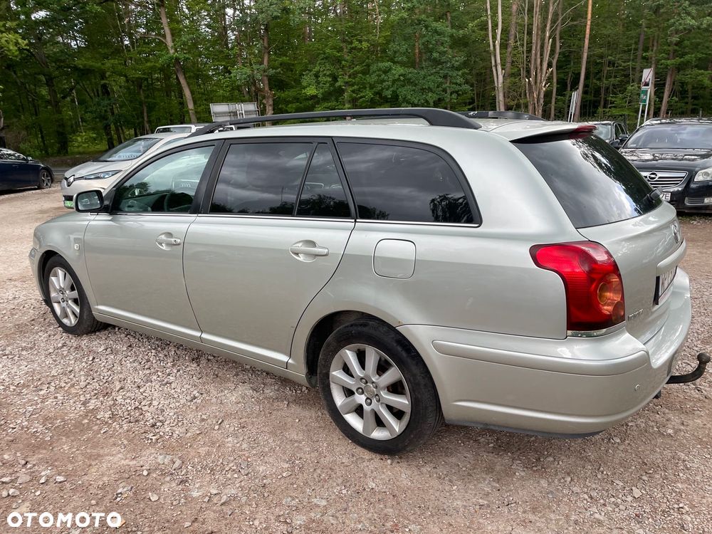 Toyota Avensis 2.0 VVT-i High - 5