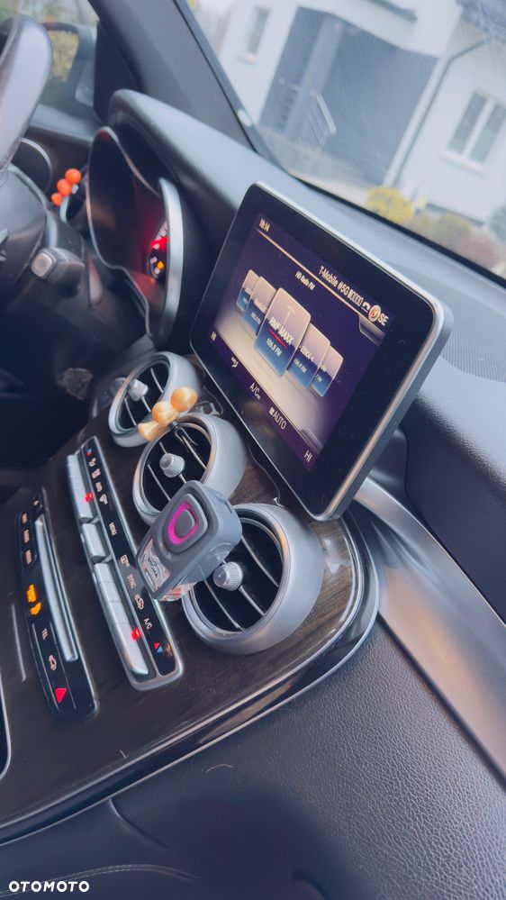 Mercedes-Benz GLC - 28