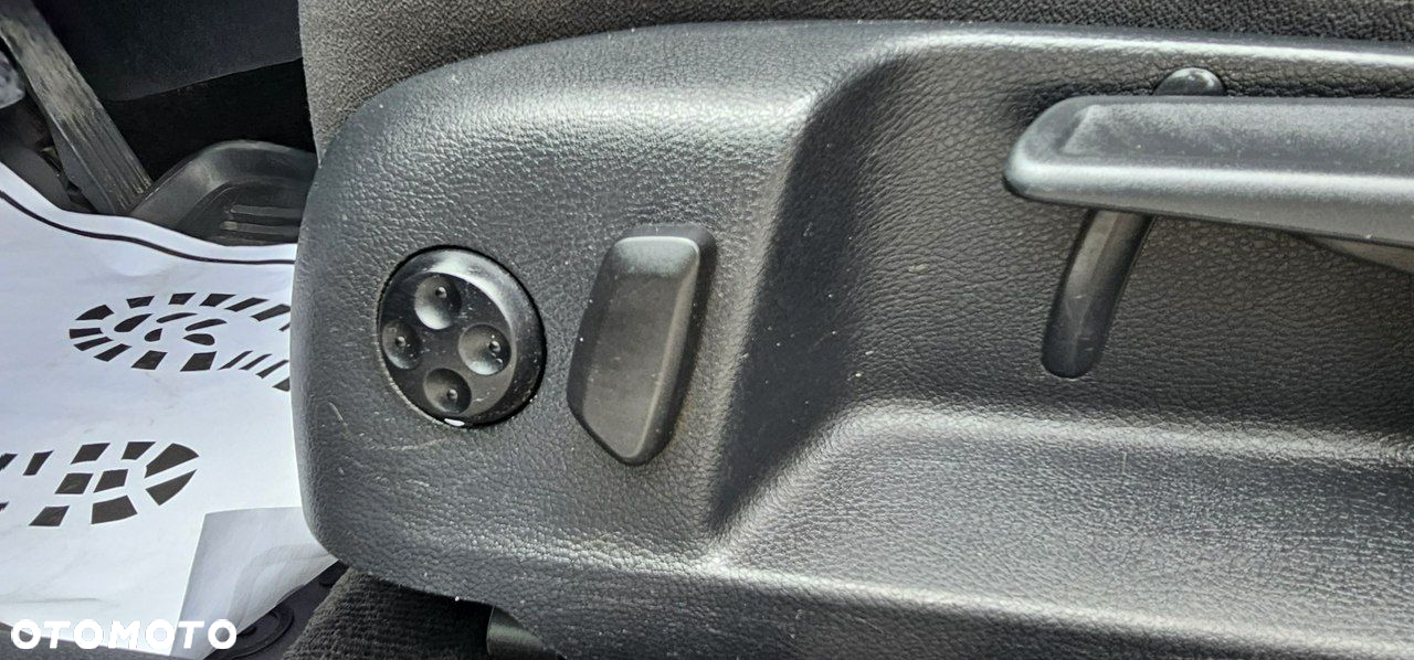 Volkswagen Passat - 31