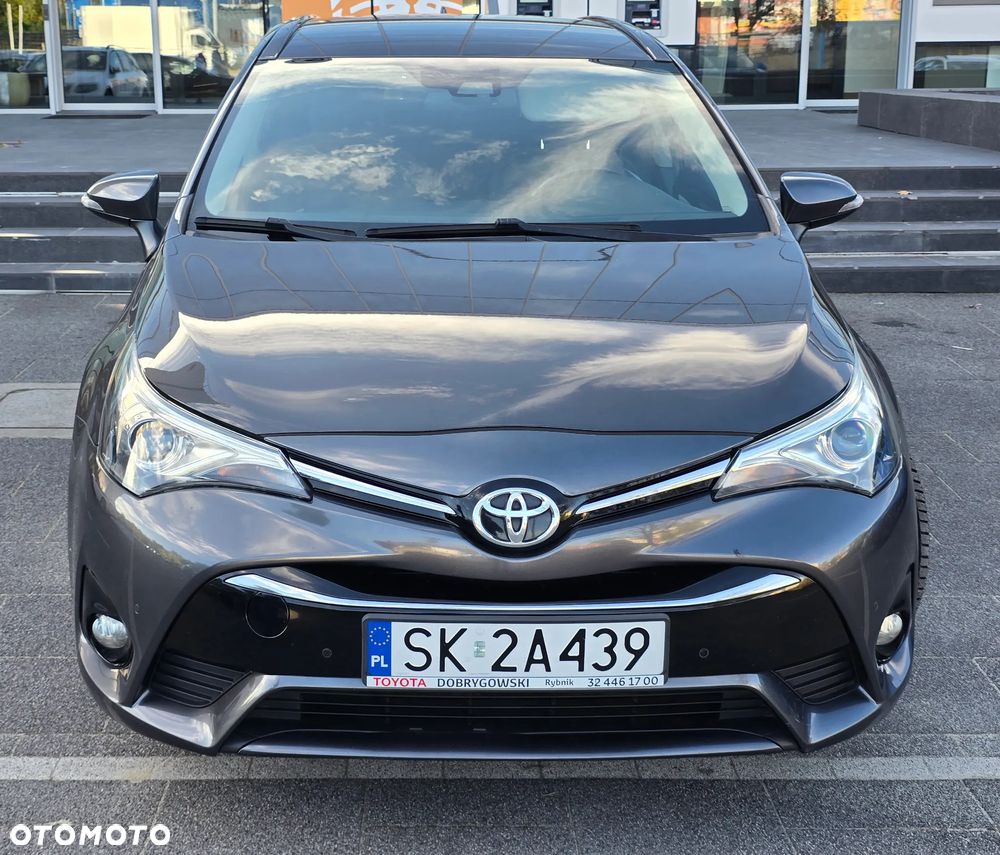 Toyota Avensis 2018 photo 2