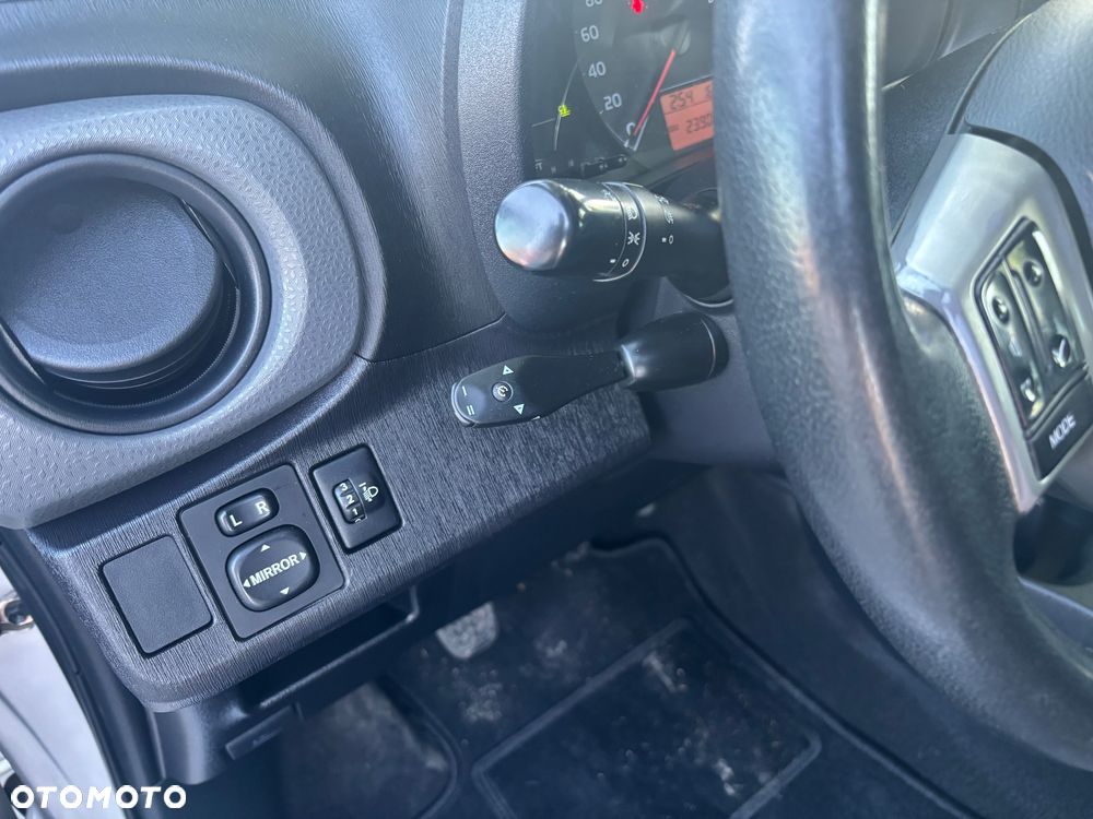 Toyota Yaris 1.4 D-4D Comfort - 27