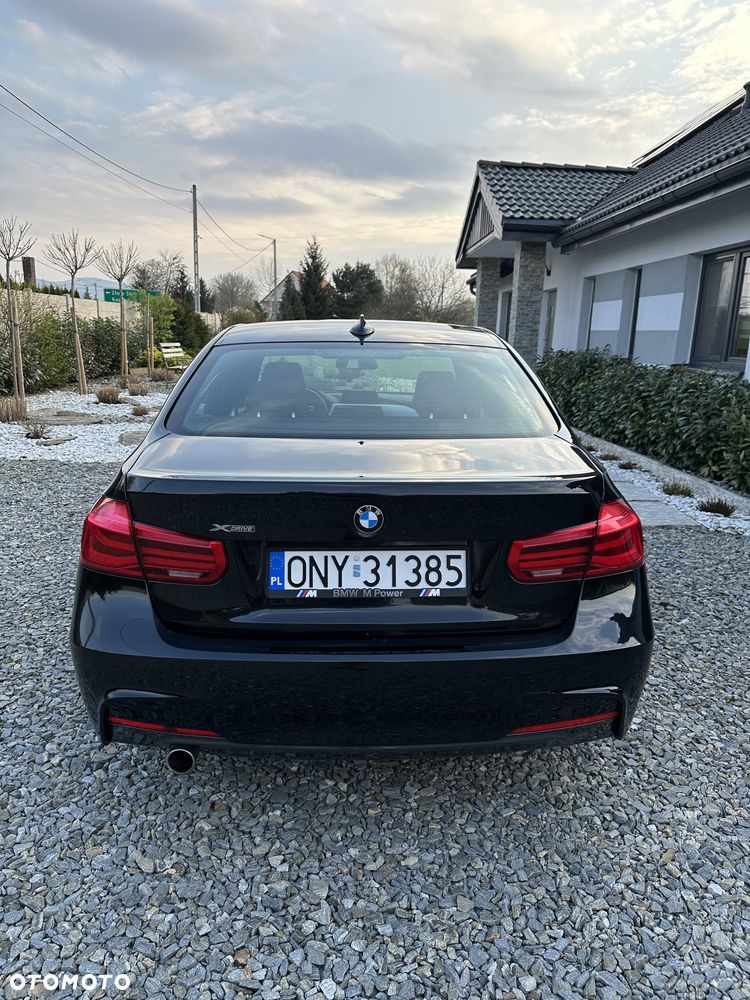 BMW Seria 3 320d xDrive M Sport - 16